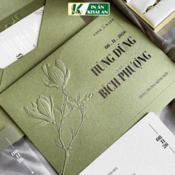 Thiệp cưới xanh olive hoa mộc lan giấy nhựa trong
